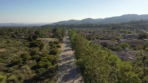Flying Towards Oncoming Car going up the mountain into mt baldy Vídeo Stock 150934896