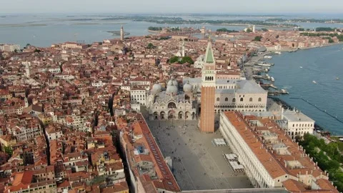 Flying towards St Mark's Basilica (Basilica San Marco) in Venice, Italy, Europe Video stock 157982794