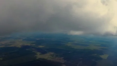 Flying under the lower cloud boundary Video stock 96051471