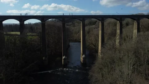 Flying Under Pontcysyllte aqueduct - Llangollen  Video stock 201869204