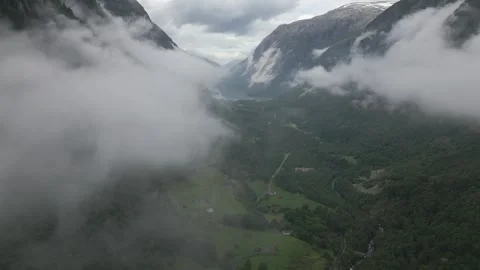 Flying in a valley of clouds  Stock-Footage 252257378