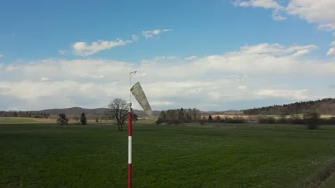 Flying windsock (wind vane) at RC airport 3 库存影片 153136975