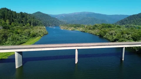 Flyover of Klammoth Bridge near Eureka California Stockbeeldmateriaal 253581220