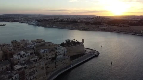 Flyover Malta sunset 動画素材 152446830