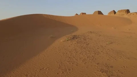 Flyover Meroe Pyramids Video stock 72687472