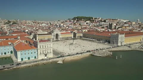 Flyover of the square Placa de comercio Video stock 174215042
