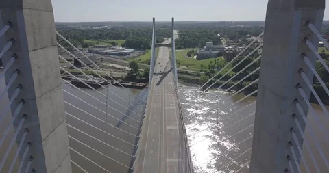 Flythough of Bill Emerson Bridge Cape Girardeau, MIssouri in 4k Stock Footage 91278751