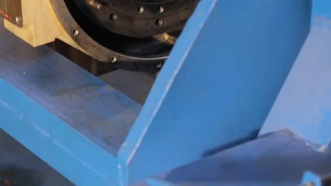 The flywheel of the engine truck. the overhaul of the engine. Closeup Video stock 78254092