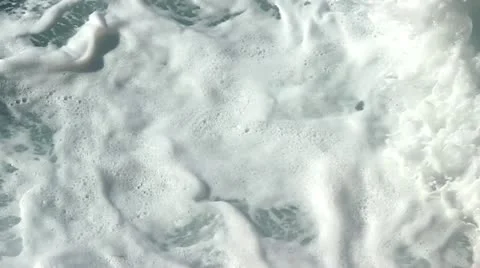 Foam on the beach Video stock 20642653