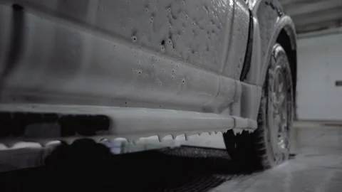 Foam drips from the car 스톡 동영상 136976818