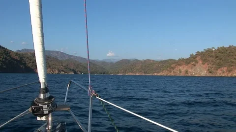 Foam, waves and water on camera during movement of yacht 動画素材 118801470