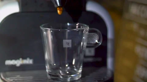 FOAMING COFFEE IN SLOWMOTION 스톡 동영상 134635386