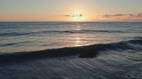 Foaming waves at sunrise on a paradise beach. 스톡 동영상 222015590