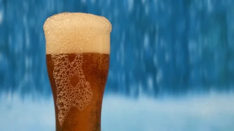 Foamy beer. 스톡 동영상 117161721