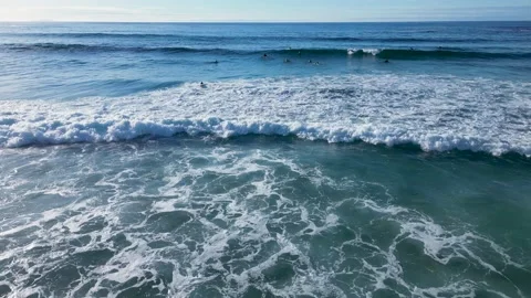 Foamy Waves Rolling With Surfers Vídeos de archivo 227304931