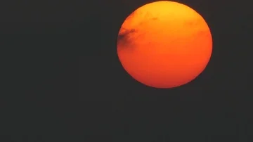 Focus on beautiful sunset Видео 86014829
