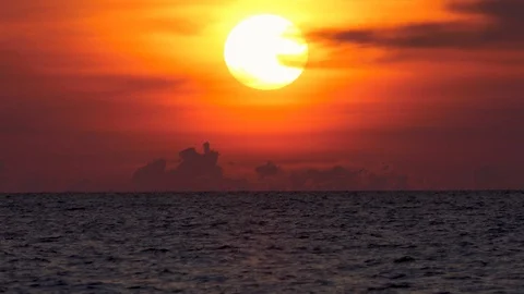 Focus on beautiful sunset Vidéo 100175278