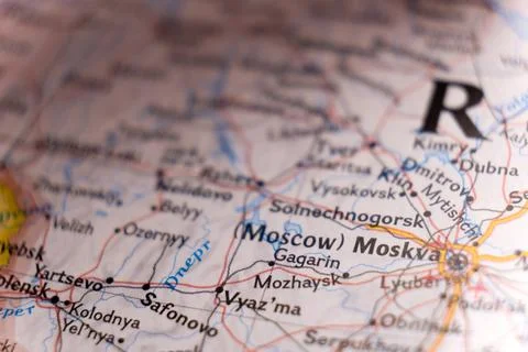 Focus on foreground of road map showing Moscow, Russia 库存照片