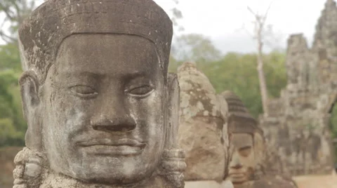 Focus In-Out Decorative Head  動画素材 42775167