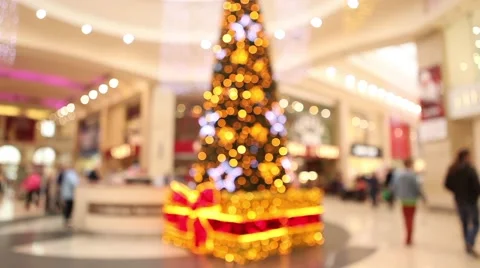 Focus pull beautiful christmas tree in shopping centre 스톡 동영상 44640485