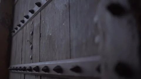 Focus Pull from Foreground to Background on Spiked Gate of Amer Fort, Jaipur 스톡 동영상 312946992