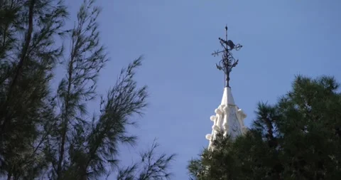 Focus pull to Laingsburg steeple Stock Footage 277386233