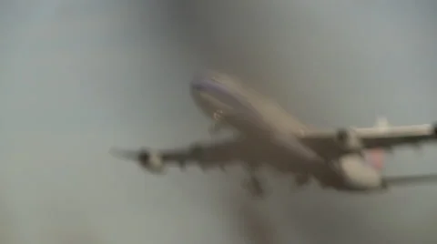 Focus pull from reed to airplane Vídeo Stock 37164290