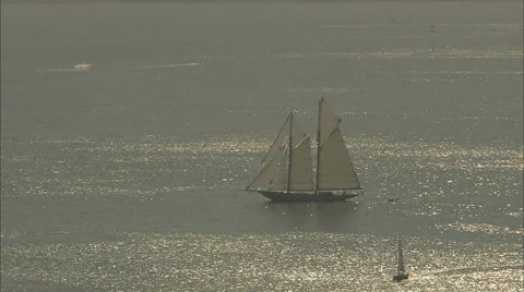 Focus pull to a sailing boat in the sea Video stock 35795736