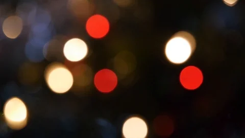 Focus pull on tinsel and fairly lights on a real Christmas tree 動画素材 122208386