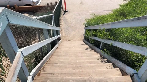 Focus Shift Still Shot of Sandy Beach Staircase Vídeo Stock 101142803