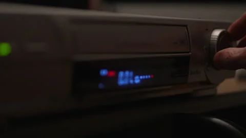 Focus on vcr jog shuttle Stock-Footage 337244377