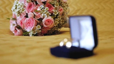 Focus on wedding rings Stock Footage