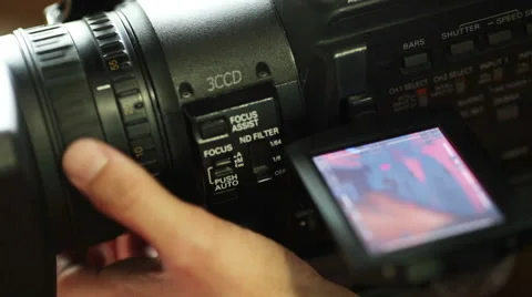 Focussing Stock-Footage 44516480