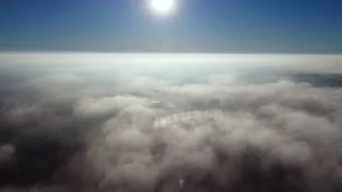 Fog from above Vídeos de archivo 168272028