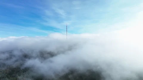 Fog and clouds over mountains and woodlands Stock-Footage 288911228
