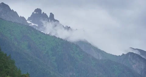 Fog in the Caucasus mountains Video stock 312562465