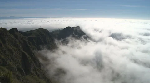 Fog clearing Stock Footage 31720954