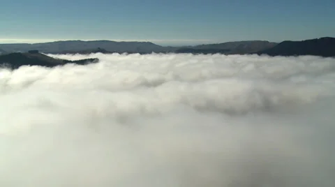 Fog clears from valley. Stock Footage 32172209