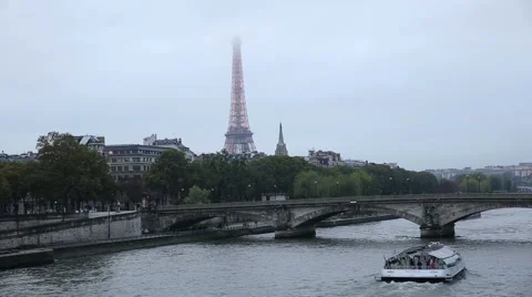 Fog cover Paris Eiffel tower Video stock 43260590