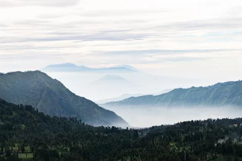 Fog is covering the mountain valley in java indonesia Stock-Fotos