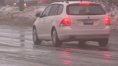 Fog  freezing rain and slippery icy roads Stock Footage 48824571