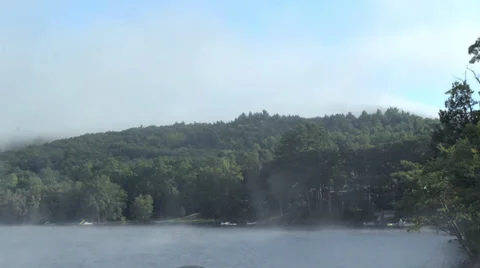 Fog on Lake 動画素材 32273440