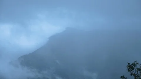 Fog lifting 動画素材 117403422