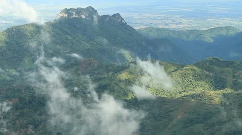 Fog in the mountains Vídeo Stock 11415911