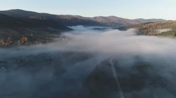 Fog in the mountains Stock Footage 85787532