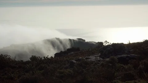 Fog moving across Table Mountain in Cape Town South Africa Video stock 111275842