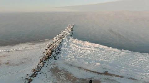 Fog over calm sea in cold winter day 스톡 동영상 148157946