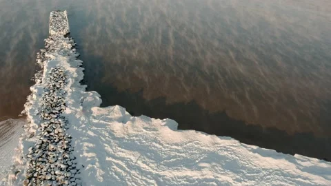 Fog over calm sea in cold winter day Stock-Footage 148160165