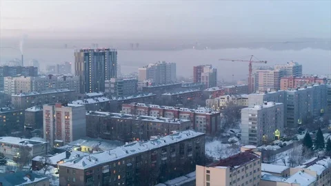 Fog over the city. Time-lapse from night to day Vidéo 75686835