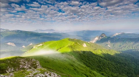 Fog over the forest in the mountains. 스톡 동영상 52580739